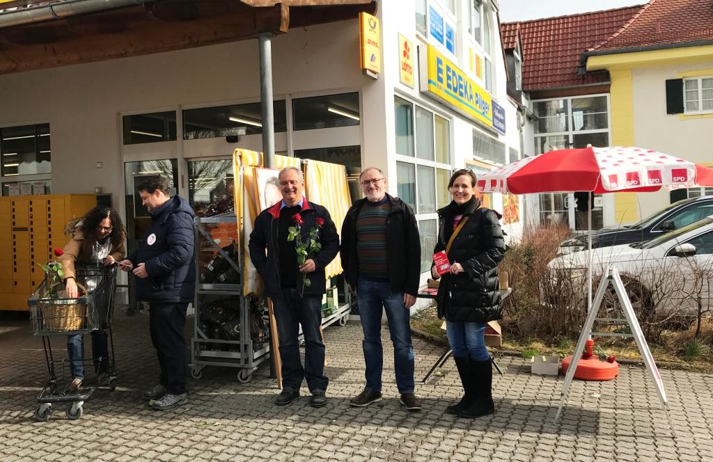 Unser Landratskandidat Dr. Christoph Maier unterstützte uns am  SPD-Infostand in Grafrath